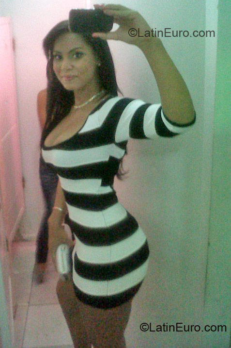 Date this cute Dominican Republic girl Neicy from Santo Domingo, Repulica Domnicana DO7718