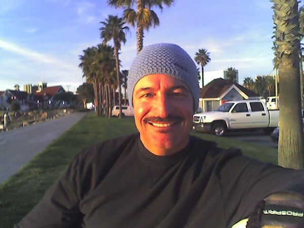 Date this delightful United States man Rafael from Long Beach US9935