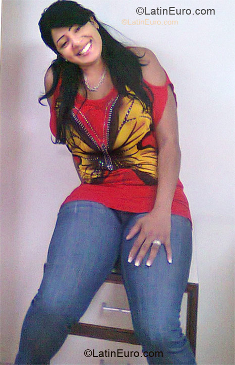 Date this tall Dominican Republic girl Euridice from Santo Domingo DO7899