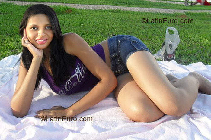 Date this charming Brazil girl Eliane from Brasilia BR5543