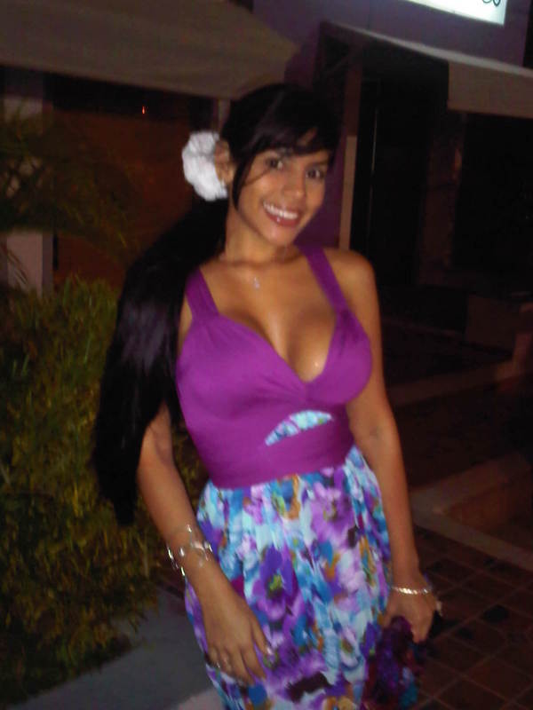 Date this foxy Colombia girl Nathh from Barranquilla CO7208