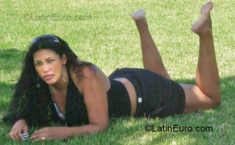 Date this hot Brazil girl Silvania from Aracruz BR5600