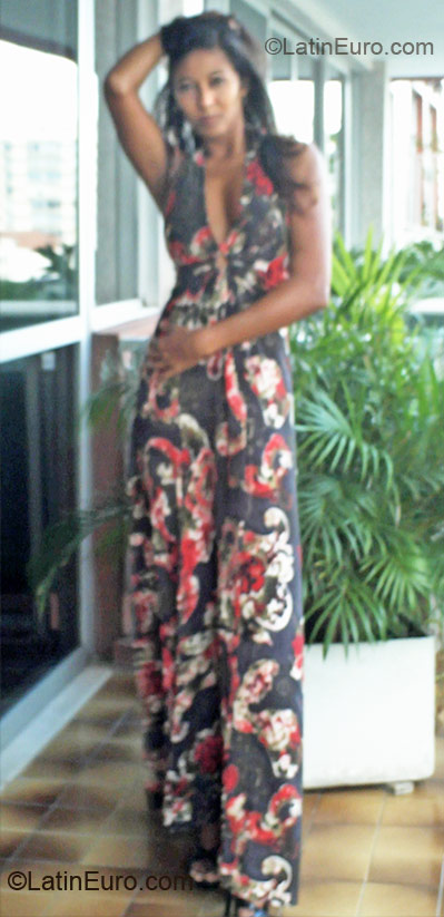 Date this beautiful Brazil girl Ana Cristina from Rio De Janeiro BR10424