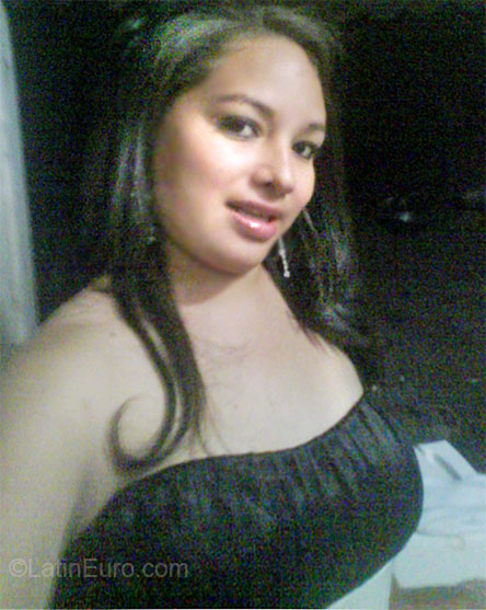 Date this cute Honduras girl Yosi from La Paz HN335