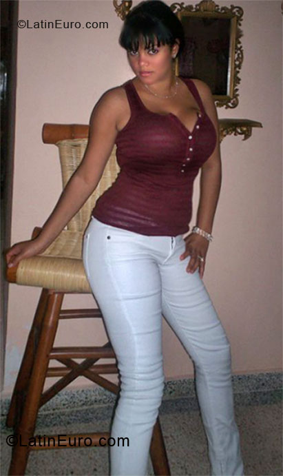 Date this hard body Dominican Republic girl Igri from San Francisco De Macoris DO8121