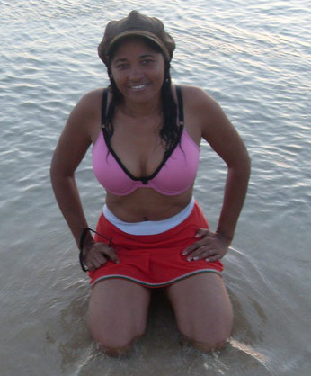 Date this nice looking Dominican Republic girl Isidra alta pea from Santiago De Los Cabayero DO8122