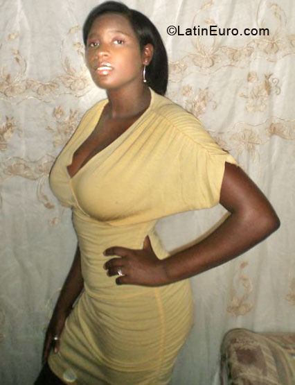 Date this delightful Dominican Republic girl Elena from La Romana DO8135