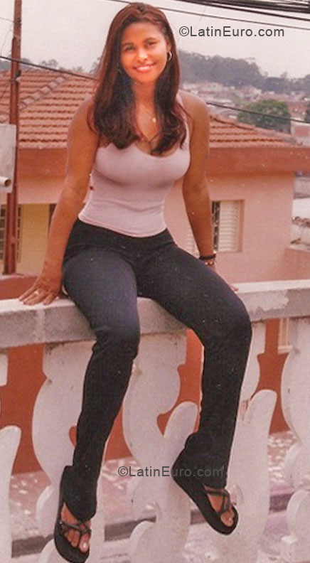 Date this hard body Brazil girl Maria Reis from Sao Paulo BR5869