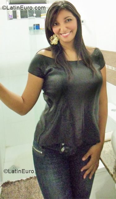 Date this beautiful Brazil girl Luciana from Aracaju BR6883