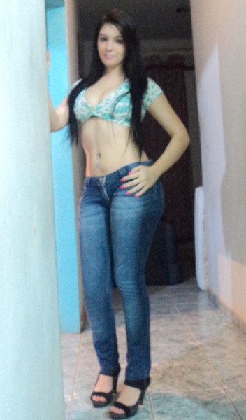 Date this pretty Colombia girl Estrella from Bogota CO7401