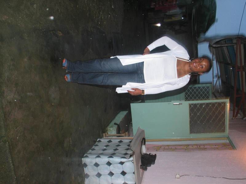 Date this athletic Cameroon girl Gaelle from Douala CM113