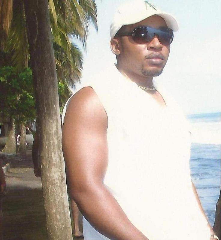 Date this sultry Cameroon man Maitre from Douala CM114