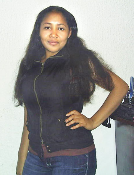 Date this happy Colombia girl Lorena herrera from Barranquilla US10727