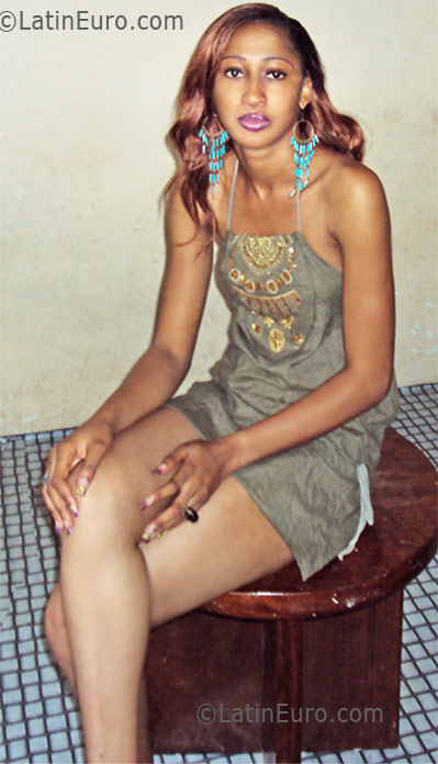 Date this tall Ivory Coast girl Arlette from Abidjan IC53