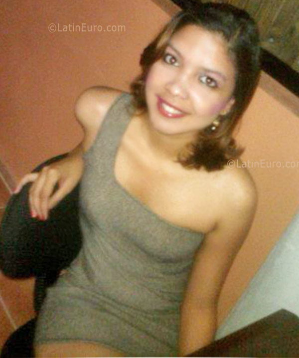 Date this athletic Dominican Republic girl Jenny vanessa f from Puerto Plata DO8422