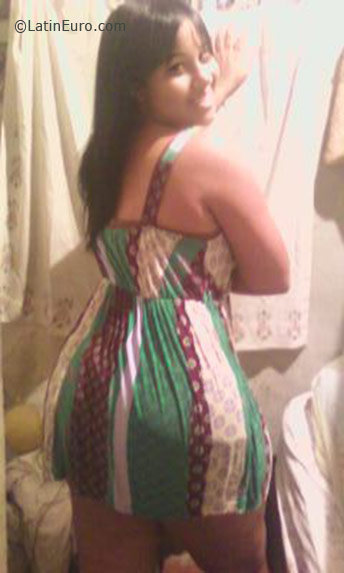 Date this exotic Dominican Republic girl Yissel2012 from Santo Domingo DO8427