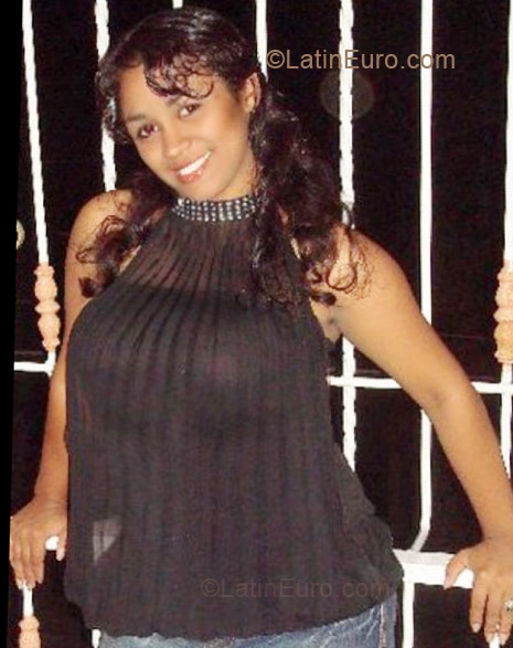 Date this voluptuous Dominican Republic girl Anabel from Santo Domingo DO12047