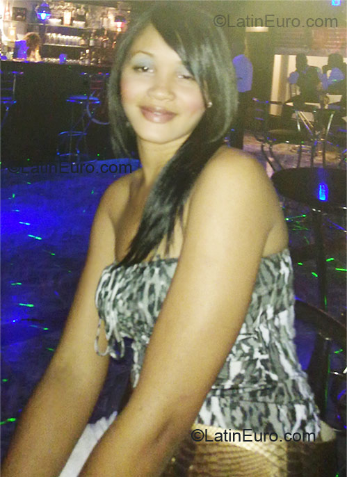 Date this georgeous Dominican Republic girl Yasmery from Santo Domingo DO8747