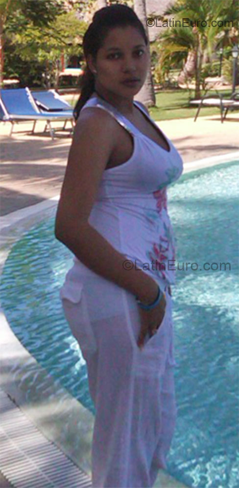 Date this stunning Dominican Republic girl Eliizabeth from Santo Domingo DO8855