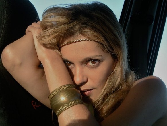 Date this voluptuous Brazil girl Kelly from Rio De Janeiro BR5948