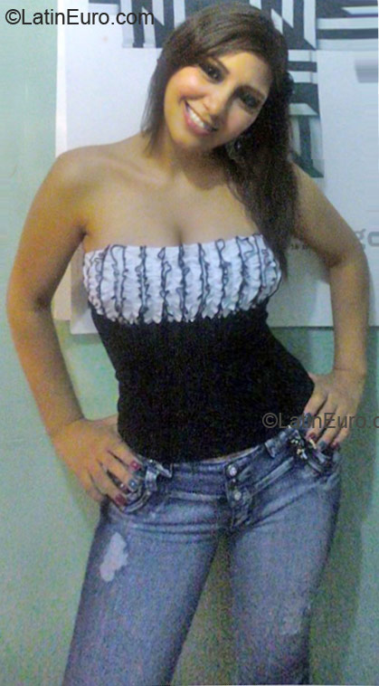 Date this sensual Colombia girl Angelica from Cali CO7860
