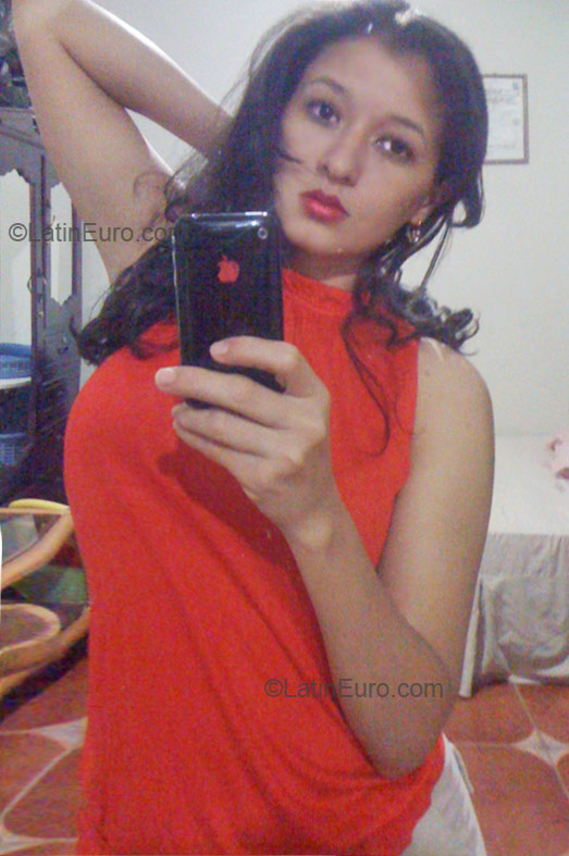 Date this beautiful Honduras girl Maria from Tegucigalpa HN378