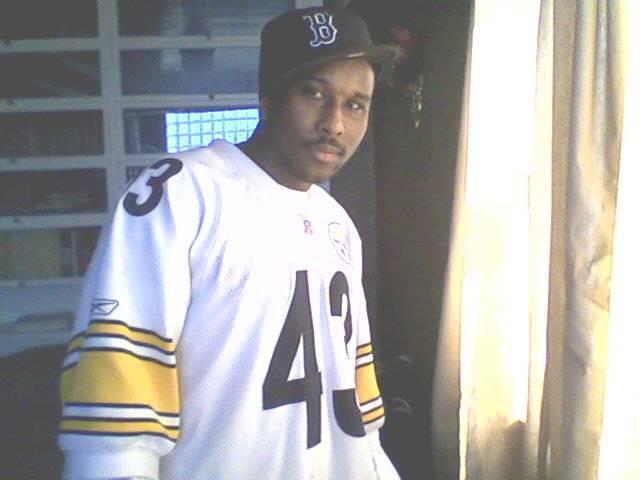 Date this beautiful Brazil man Shawn412 from Pittsburgh BR5975