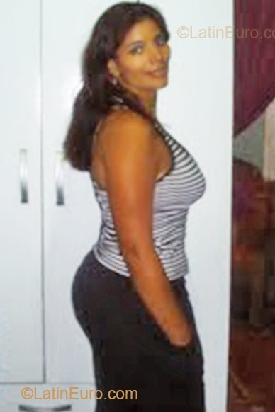 Date this tall Brazil girl Roberta from Paulista BR5982
