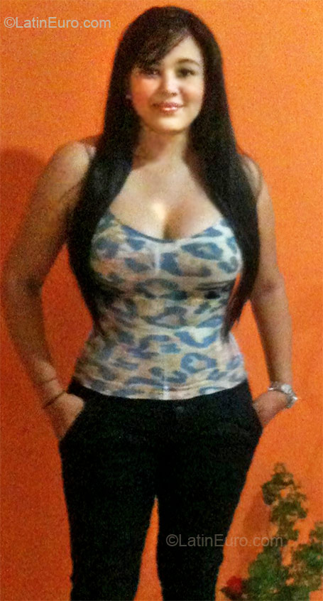 Date this happy Colombia girl Yuly from Bogota CO7809