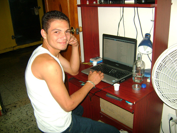 Date this georgeous Colombia man Luis alfonso from Tulua CO7864