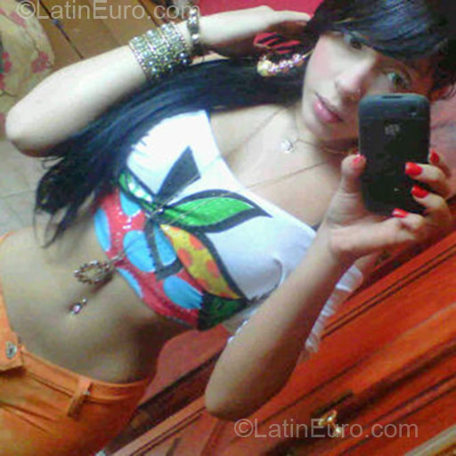 Date this attractive Dominican Republic girl Kim from Republika Dominicana DO9286