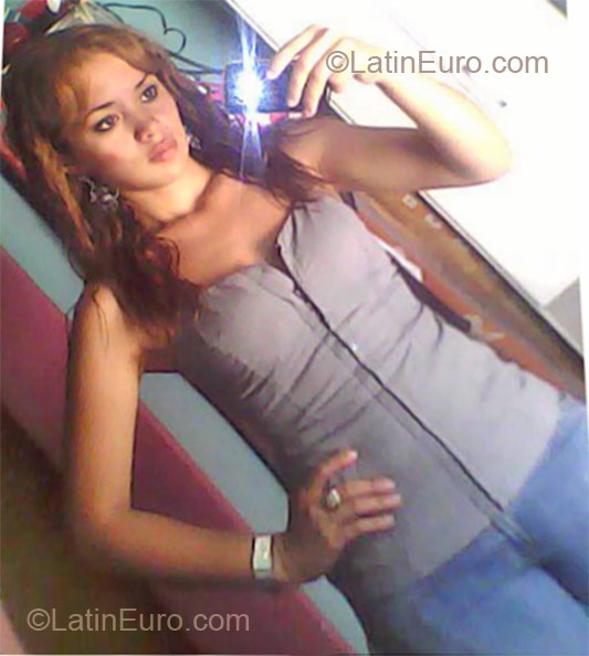 Date this beautiful Honduras girl Nancy from Tegucigalpa HN405