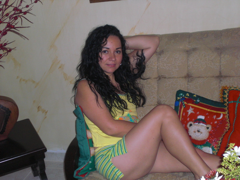 Date this tall Colombia girl LUNILLA from Medellin CO8035