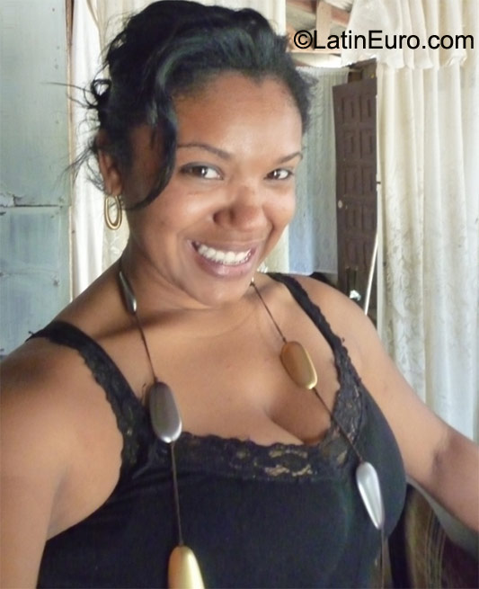 Date this stunning Dominican Republic girl Ibonet from Bonao DM29