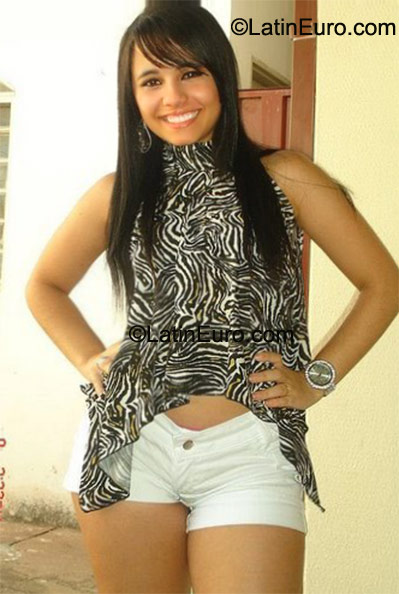 Date this exotic Colombia girl Natasha from Bucaramanga CO8174