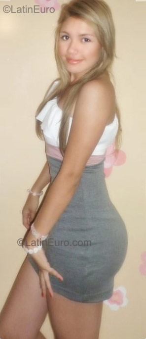 Date this passionate Colombia girl Eika from Bucaramanga CO8259