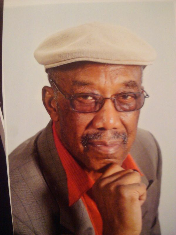 Date this delightful United States man Clarencegary from Fredericksburg US11546