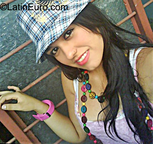 Date this lovely Colombia girl Jenny from Tulua CO8304