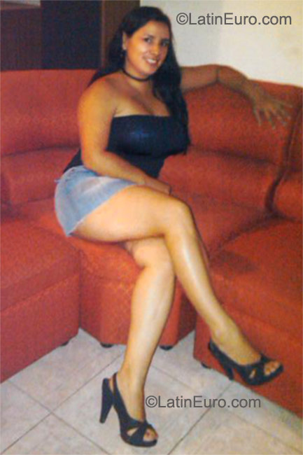 Date this sensual Colombia girl Beatriz from Cali CO8310