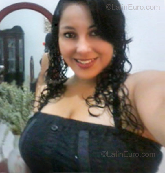 Date this cute Colombia girl Nathalie from Bogota CO8353