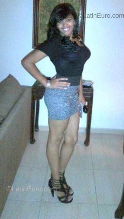 Date this passionate Dominican Republic girl Melissa14 from Santo Domingo DO9674