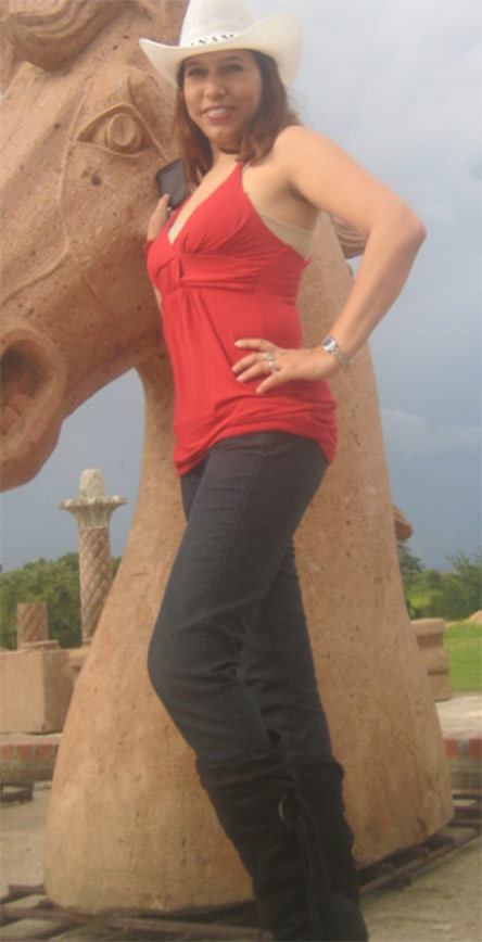 Date this passionate Panama girl Iliana from Panama PA181