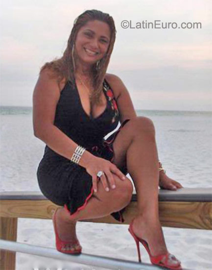 Date this fun Luxembourg girl Luz from Luxembourg LU8