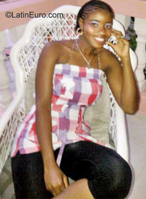 Date this tall Dominican Republic girl Margarita from Santo Domingo DO9800