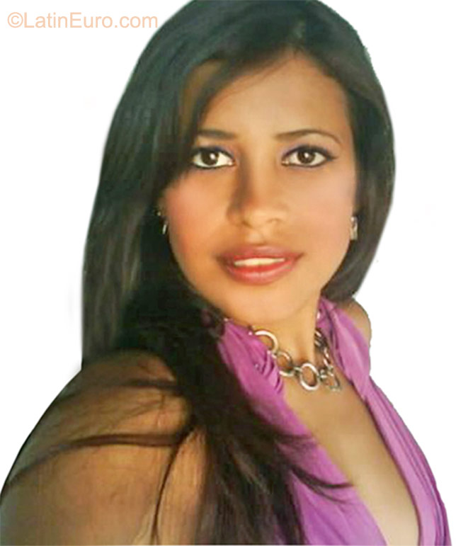 Date this good-looking Colombia girl Maria Angelica from Bucaramanga CO8525