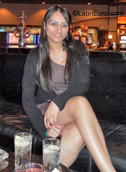 Date this charming Chad girl Giovanna from Pereira CO8567