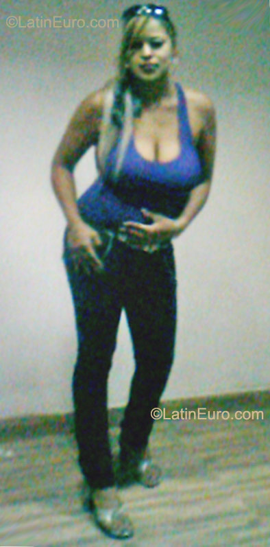 Date this pretty Mexico girl Angelyn from Guadalajara MX512