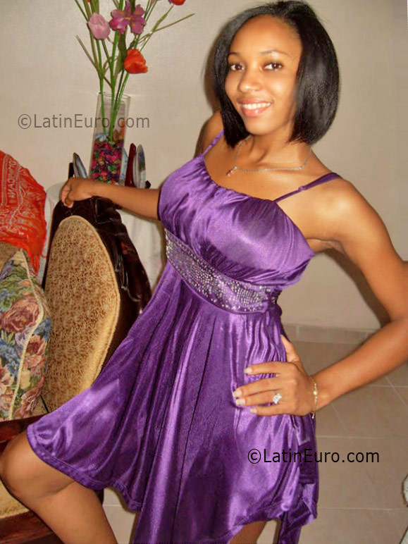 Date this happy Dominican Republic girl Yinet espinal from Santo Domingo DO9868