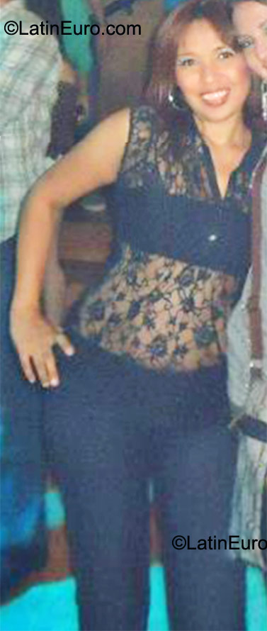 Date this beautiful Nicaragua girl Claudia from Managua NI69