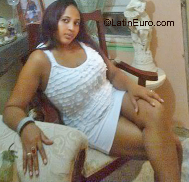 Date this sensual Dominican Republic girl Dominga from Santo Domingo DO9900